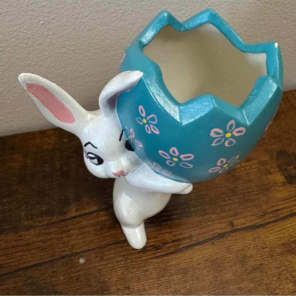 Vintage 1970s Ceramic Easter Bunny Planter Figurine – Hand-Painted Kitsch - Picture 4 of 7